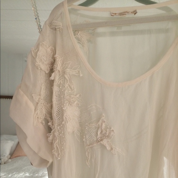Beautiful Delicate Top NWOT! - Picture 4 of 9
